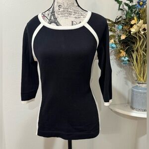 Liz Claiborne pull over women sweater black and white size small